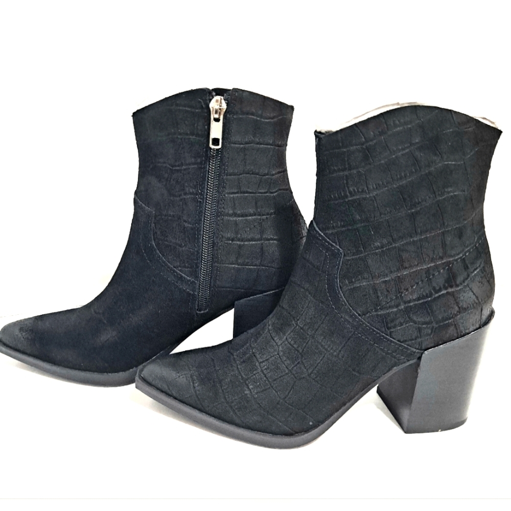 NEW Steve Madden Black Croc-Embossed Ankle Boots Side Zippers Size 6